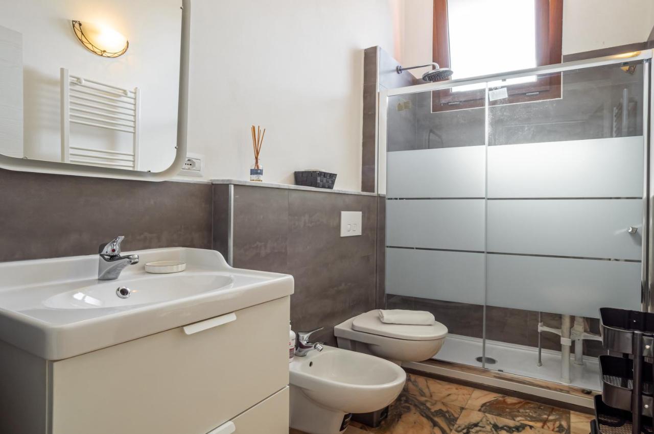 Lovely Apartment X5 W/ Terrace & Private Parking Специя Екстериор снимка